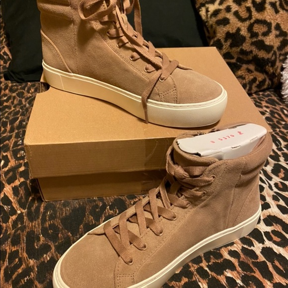 olli high top sneaker